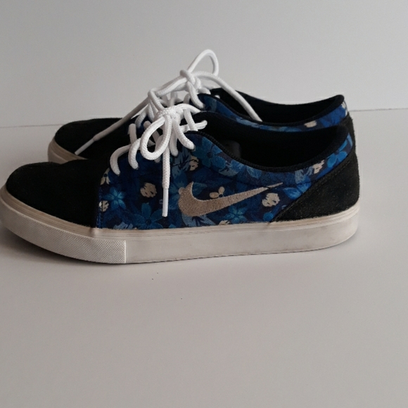 Nike Sneaker - Picture 4 of 7